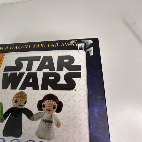Star Wars Crochet Kit With 12 Step-By-Step Patterns Yoda and Stormtrooper - Picture 9 of 11